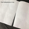 Extra saugfähige Küchenpapierhandtuchrolle aus Zellstoff für den gewerblichen Gebrauch mit schöner Schmetterlingsmusterprägung für den Heimgebrauch